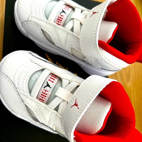 Nike Jordans toddler size 5 - Picture 2 of 5